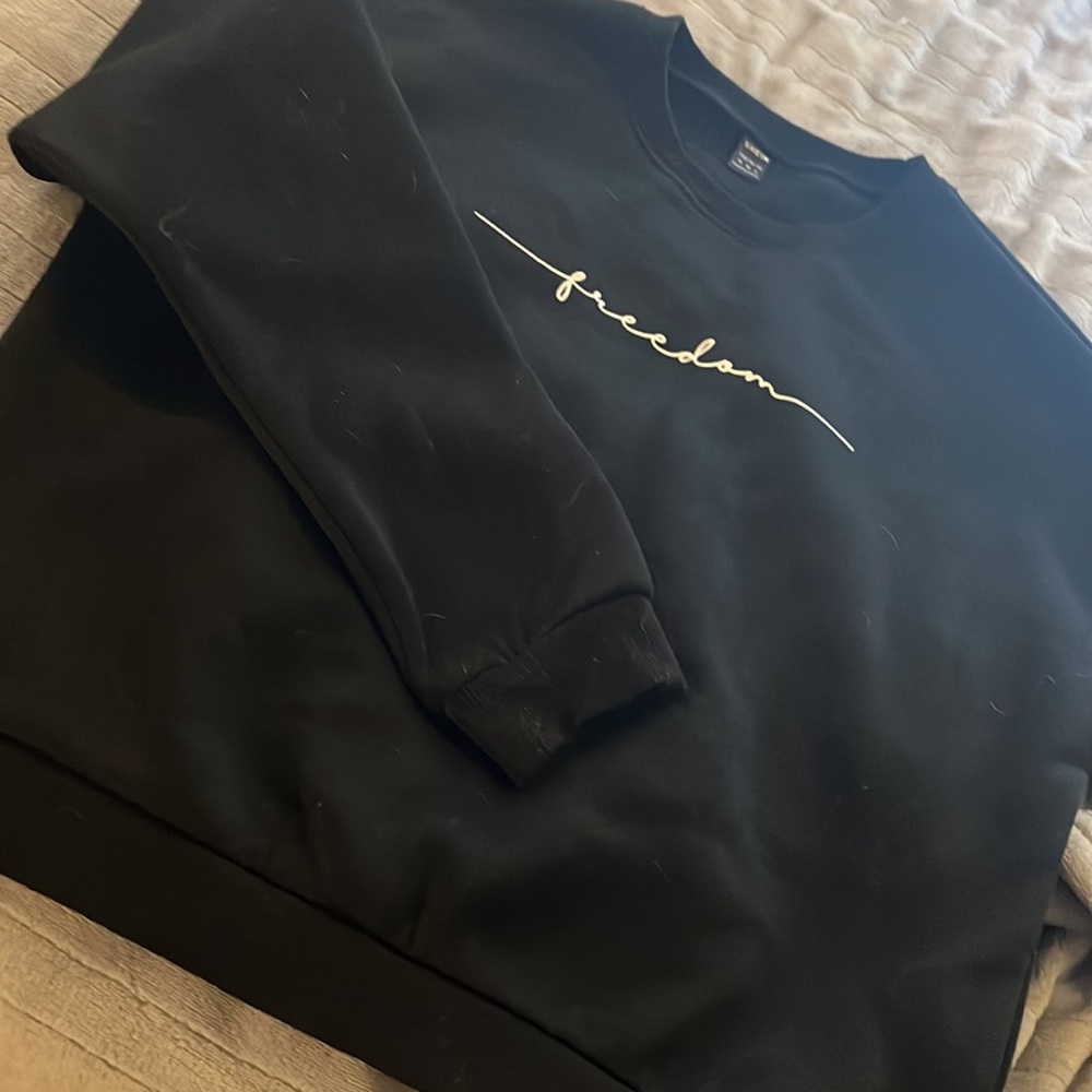 Crewneck - Picture 3 of 3